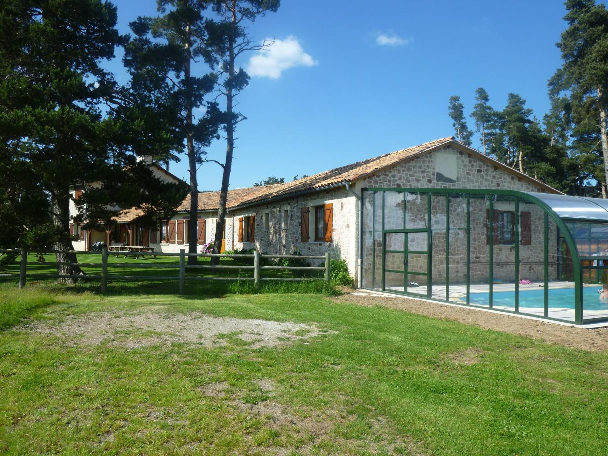 Auberge Les Volpilieres Bed & Breakfast Ruynes-en-Margeride Eksteriør bilde